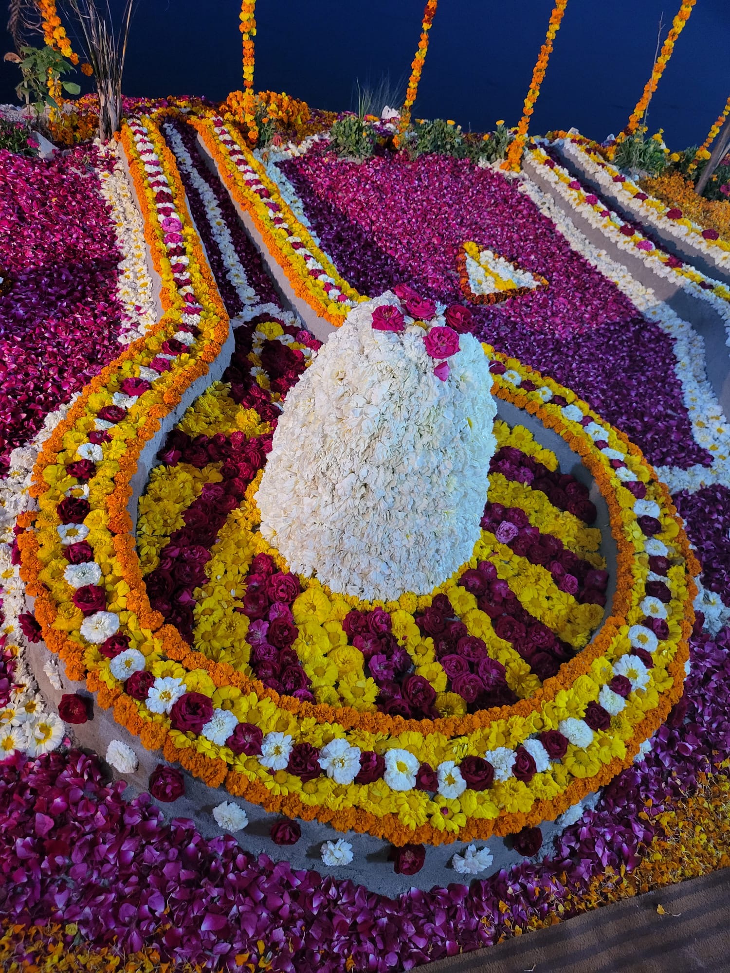 MahaShivratri Parthiv Shivling Beautiful SHivling Mahakal 108 cm tall handmade shivling